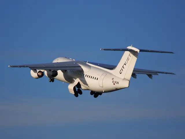 CityJet EI-RJN BAe 146 - Avro RJ takeoff from Polderbaan, Schiphol (AMS - EHAM) at sunset, pic3.