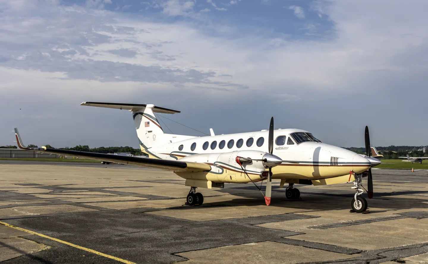 Beechcraft King Air 350 N614CW FDK MD1.