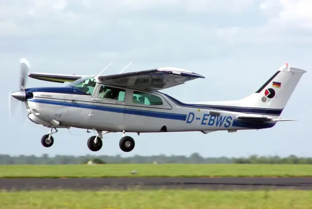 Cessna.210.centurion.d-ebws.arp.