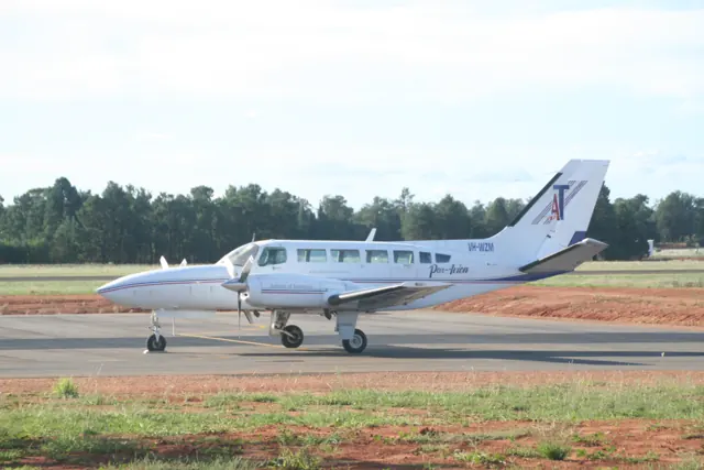 Airlines of Tasmania, operated by Par-Avion (VH-WZM) Cessna 404 Titan at Griffith Airport.