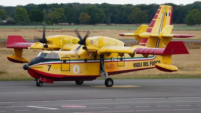 Braunschweig Airport Vigili del Fuoco Bombardier Canadair CL-415 I-DPCD (DSC01377).