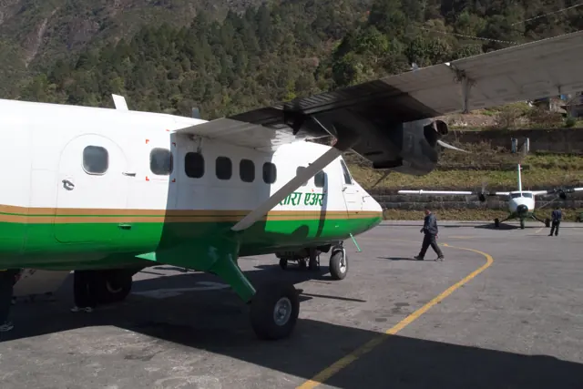 Lukla Airport, De Havilland Canada DHC-6 Twin Otter, Yeti Airlines, Nepal.