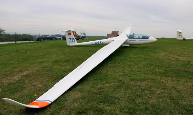 LS8-18 D-0442 Flugzeug.