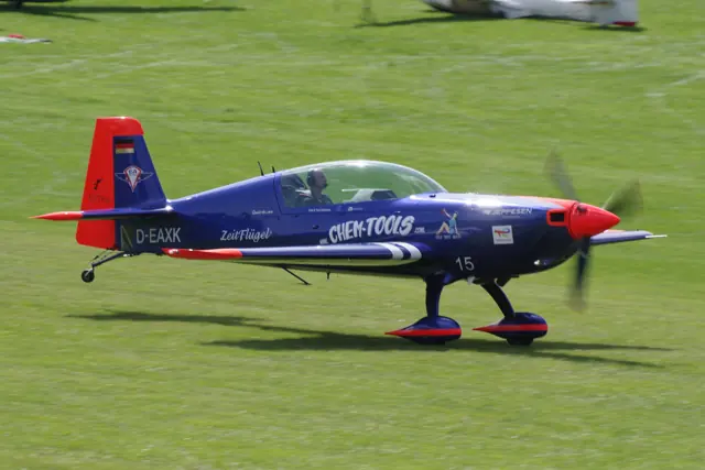 Extra 330LT (c-n LT019, D-EAXK) 2025-09-13.