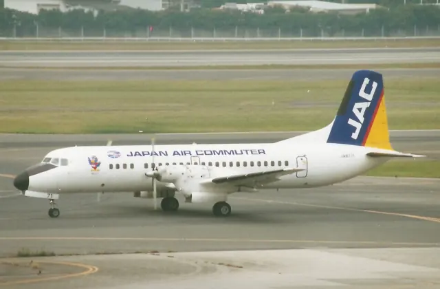 Japan Air Commuter YS-11 JA8771 at Osaka Itami, October 2002.
