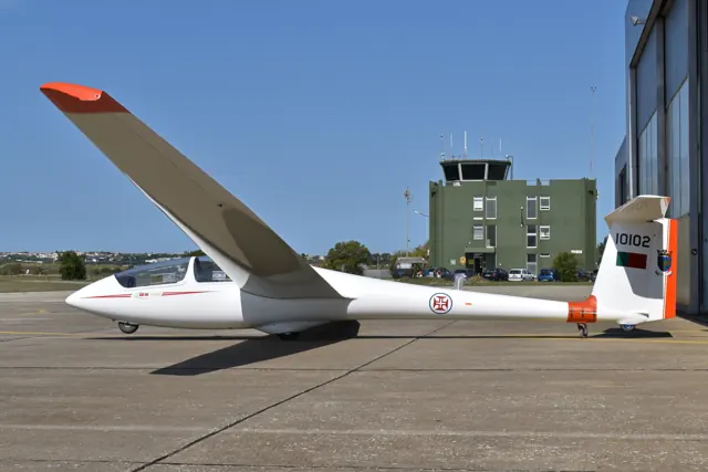 Schleicher ASK-21 ‘10102’.