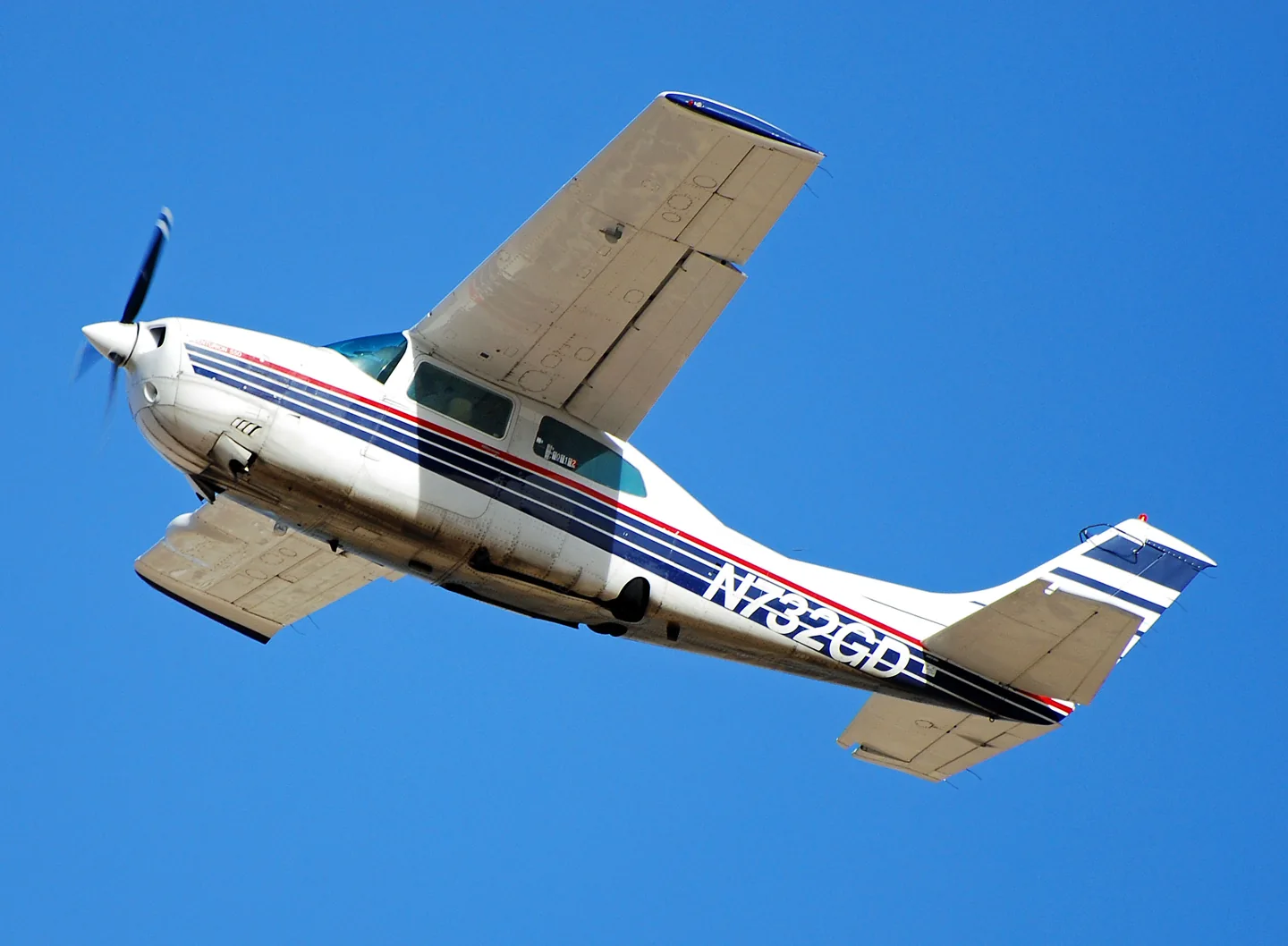 Cessna 210 Centurion — real-aircraft reference photograph.