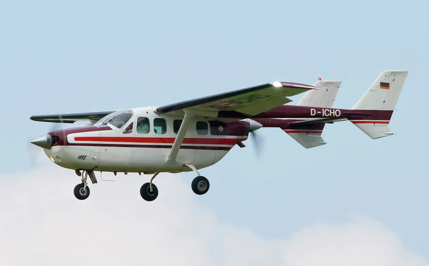 Cessna Skymaster — real-aircraft reference photograph.