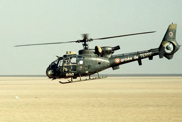 A French SA341F2 Gazelle in the desert during Operation Desert Shield