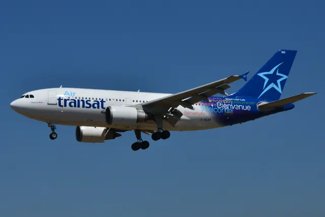 Air Transat A310-300 with wingtip fences
