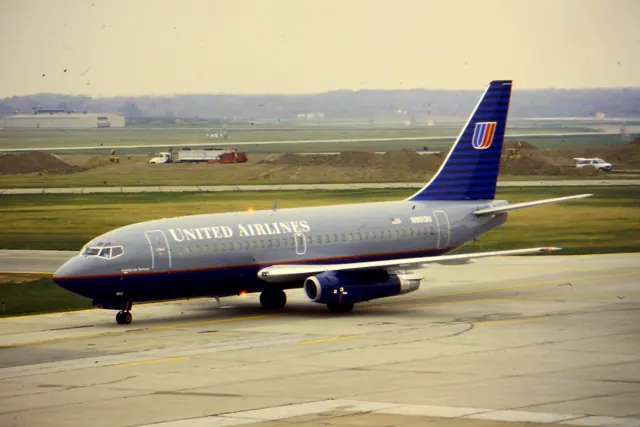 A 737-200 of its launch customer, United Airlines (1994). The -200 was one of the most popular variants, with 1095 units sold.