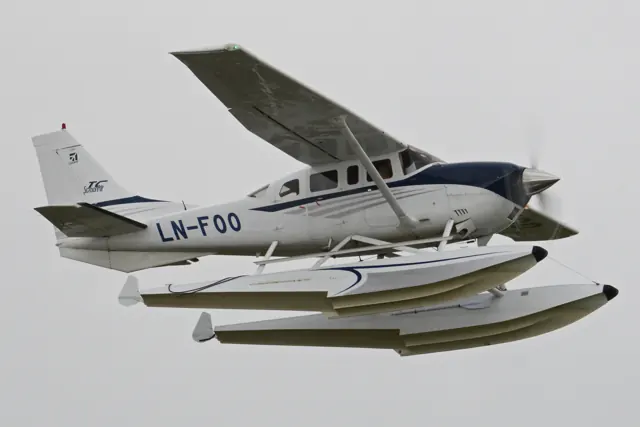 T206H with floats