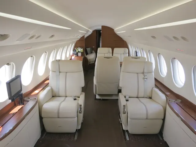 Falcon 7X interior