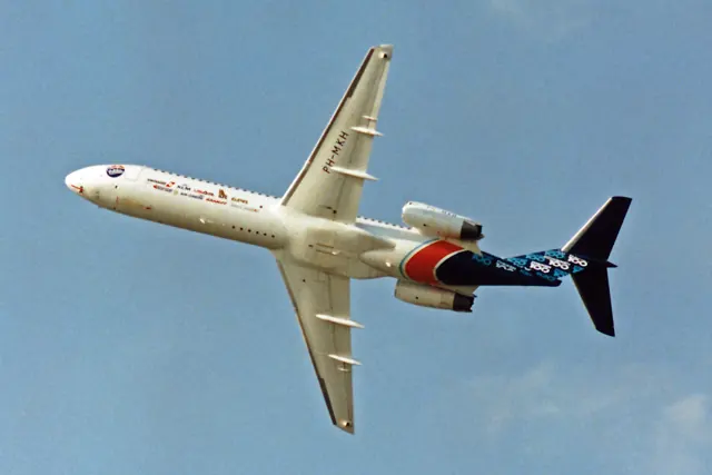 The Fokker 100 prototype, from below