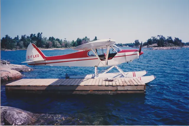 Super Cub PA-18-150 on floats