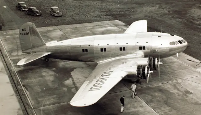Prototype Model 307 NX19901 with the small tail as initially designed, and which caused its loss