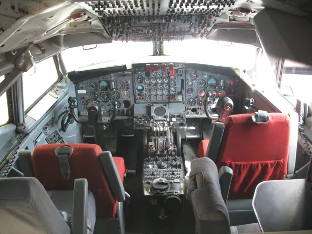 Boeing 707 cockpit