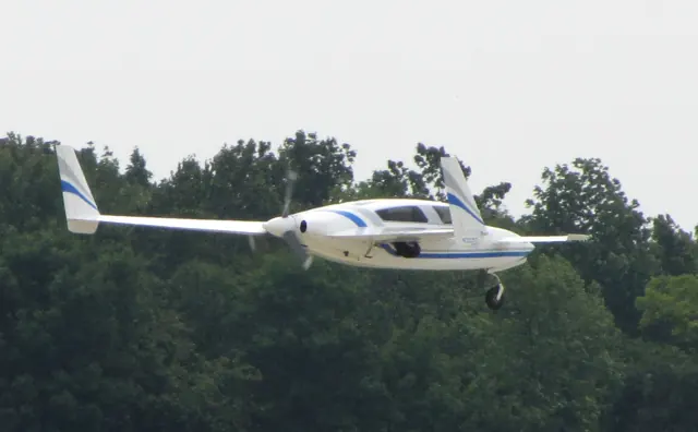 Gear retraction of a Velocity on takeoff