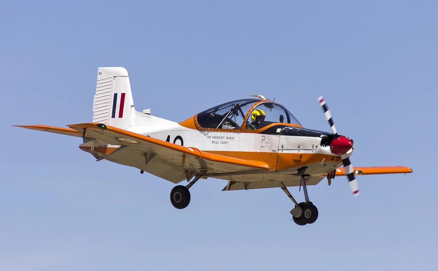 A CT/4 Airtrainer family reference; the VSKYLABS aircraft represents the later CT/4E.
