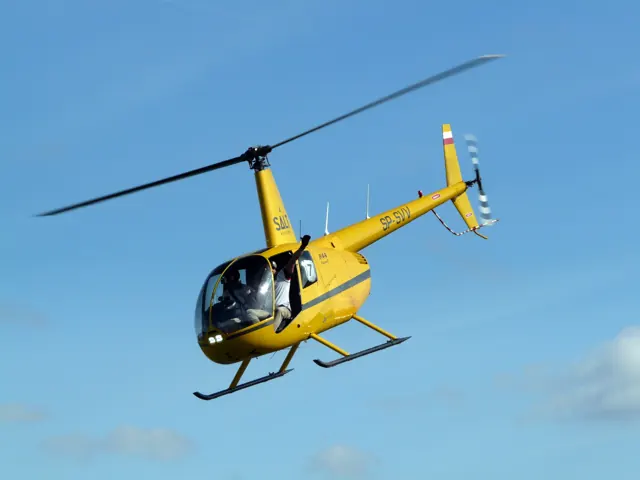 Robinson R44.