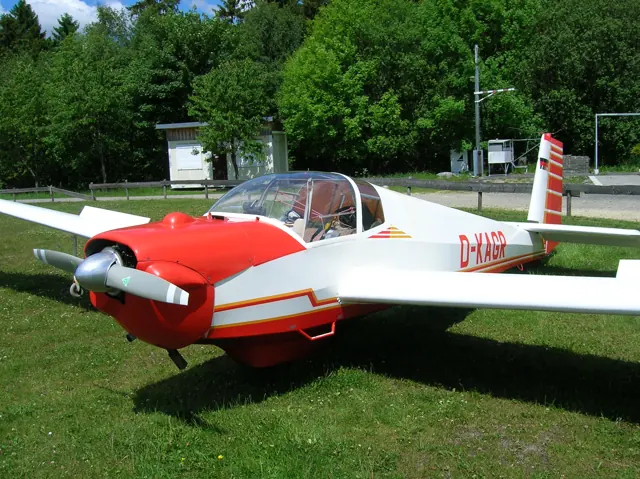 Scheibe SF-25 Falke family reference.